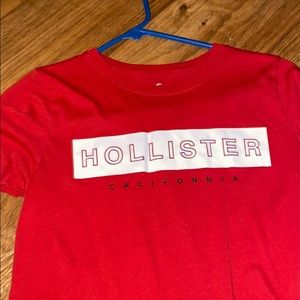 red hollister short sleeve shirt